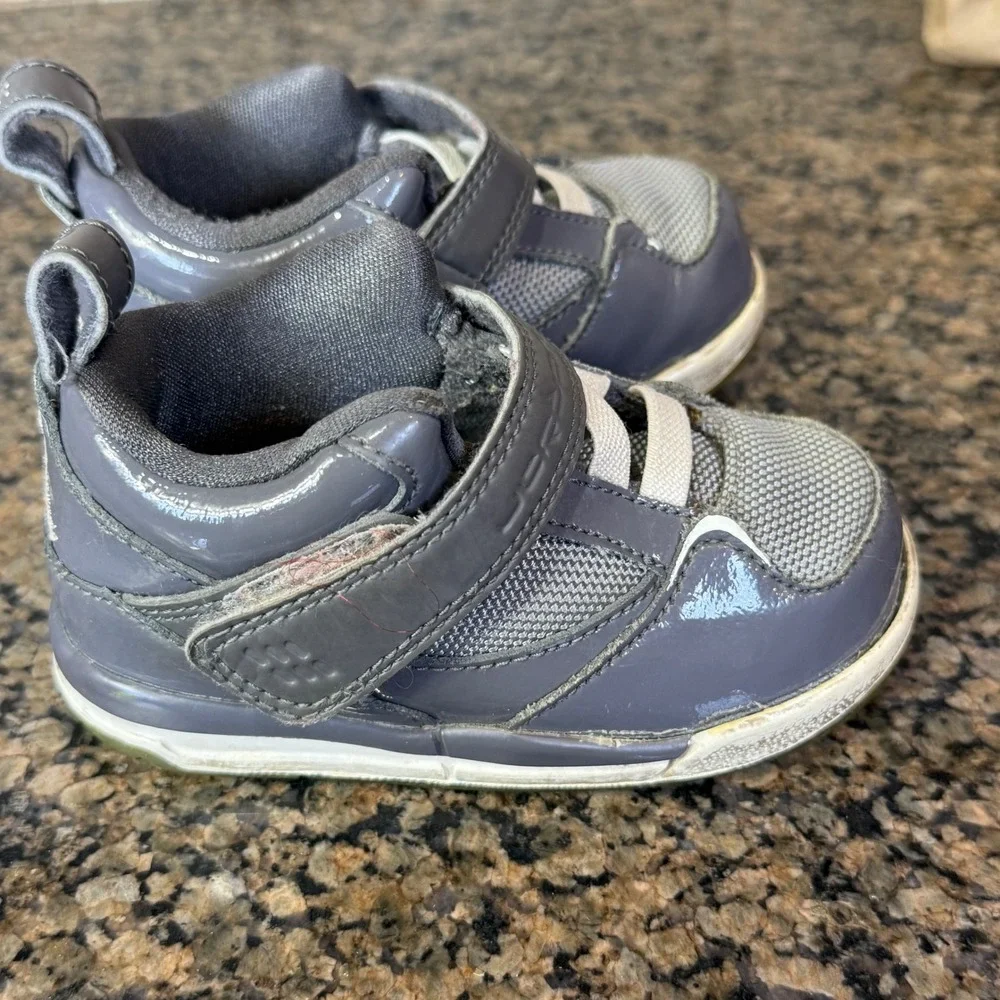 Jordan Toddler Crib Shoes Infant Sneakers Gray White Hook Loop Size 6C